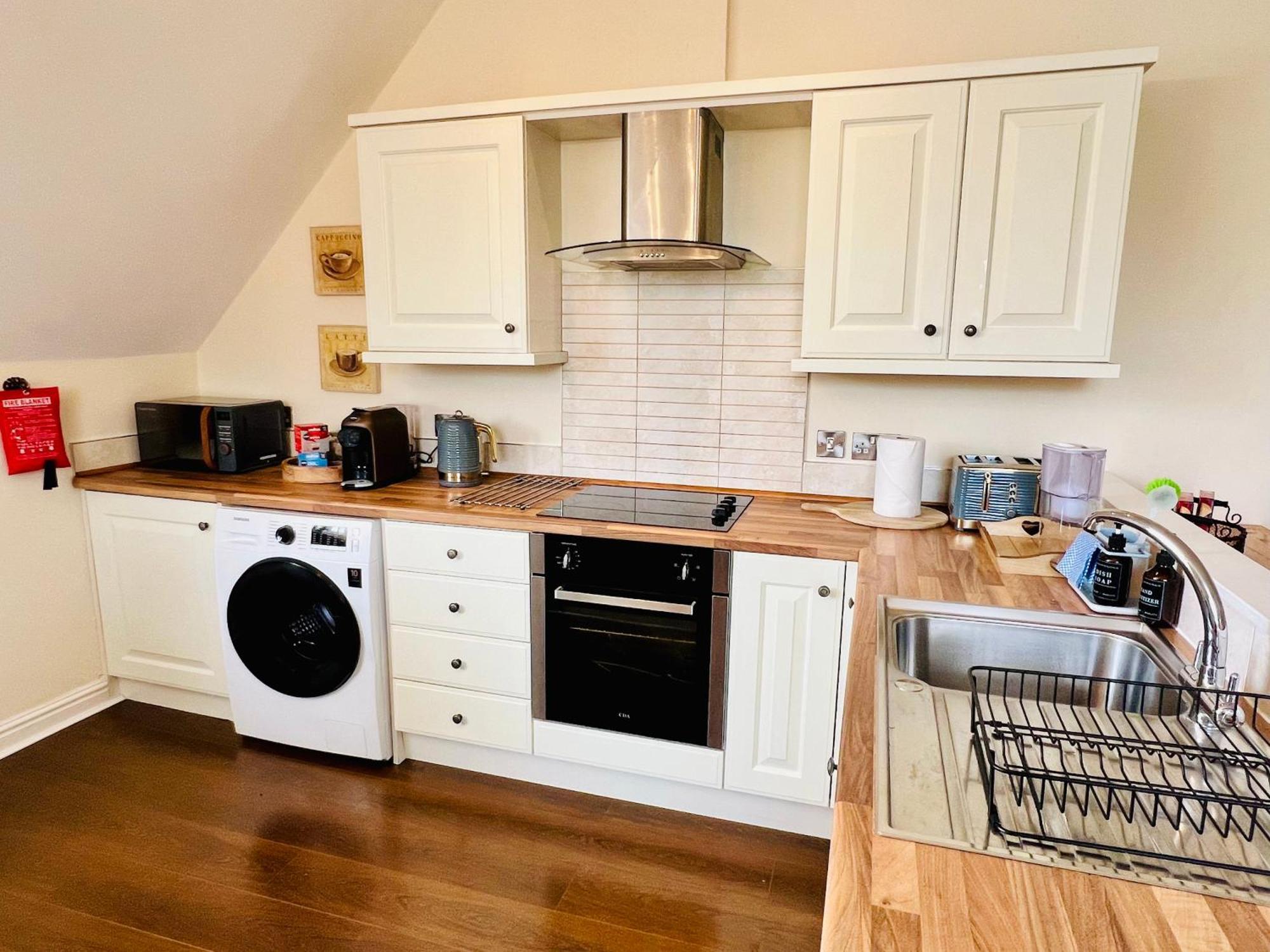 Top Floor Double En-Suite Br Apartment Central Matlock ماتلوك المظهر الخارجي الصورة